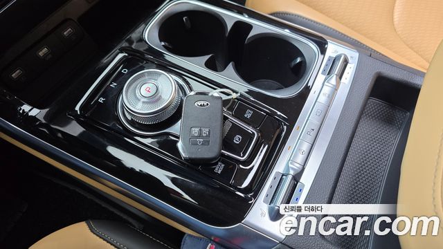 Kia Canival 2021 — photo 12