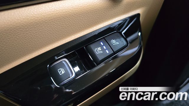 Kia Canival 2021 — photo 24