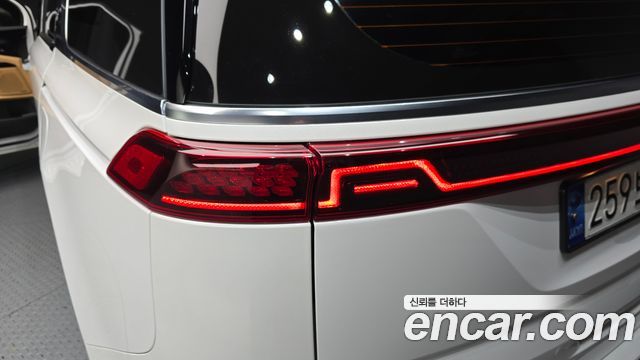 Kia Canival 2021 — photo 9