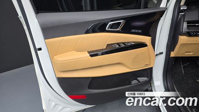 Kia Canival 2021 — photo 14