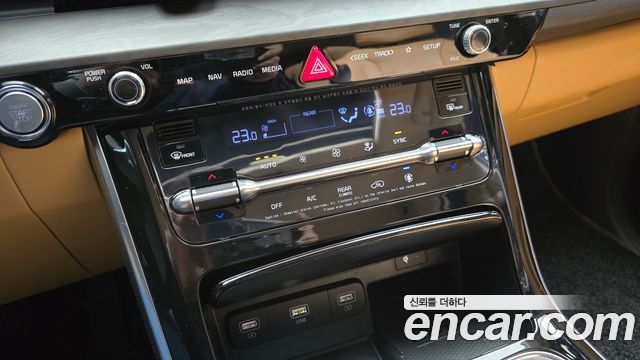 Kia Canival 2021 — photo 30
