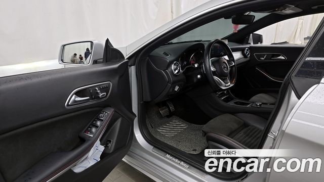 Mercedes-Benz CLA-Class 2018 — photo 13
