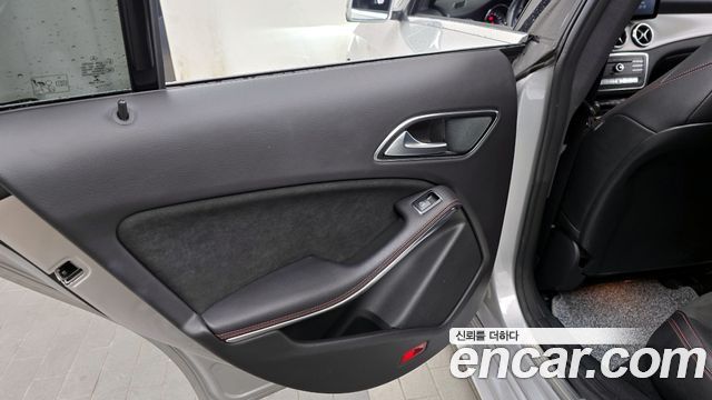 Mercedes-Benz CLA-Class 2018 — photo 15