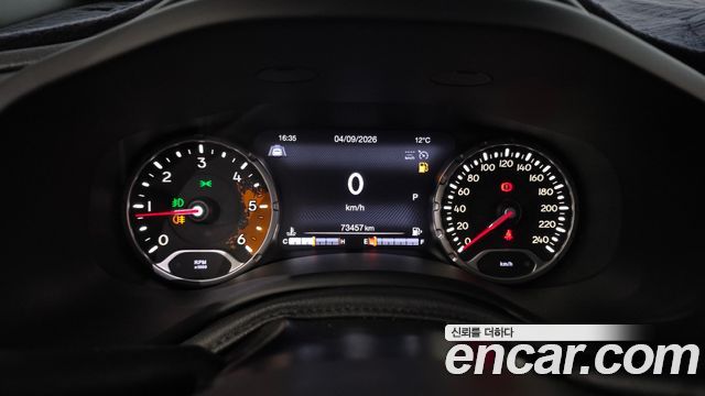 Jeep Renegade 2018 — photo 11
