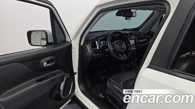 Jeep Renegade 2018 — photo 13