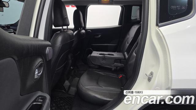Jeep Renegade 2018 — photo 17
