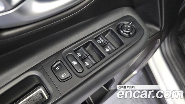 Jeep Renegade 2018 — photo 19