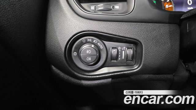 Jeep Renegade 2018 — photo 20