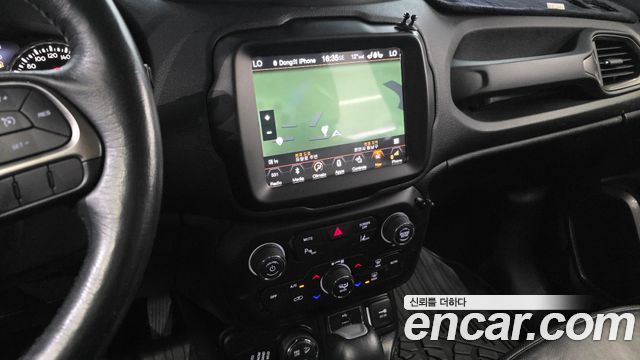 Jeep Renegade 2018 — photo 22
