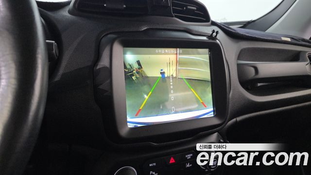 Jeep Renegade 2018 — photo 23