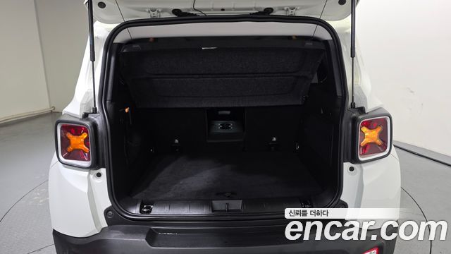 Jeep Renegade 2018 — photo 26