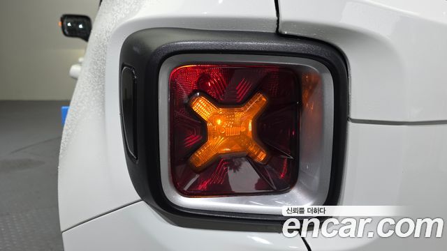 Jeep Renegade 2018 — photo 9