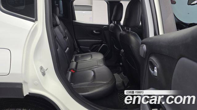 Jeep Renegade 2018 — photo 16