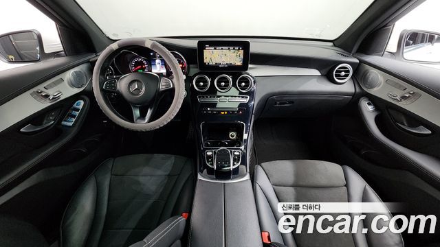 Mercedes-Benz GLC-Class 2018 — photo 10