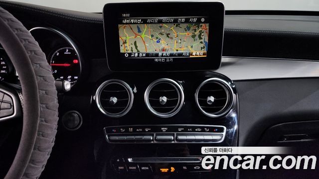 Mercedes-Benz GLC-Class 2018 — photo 19