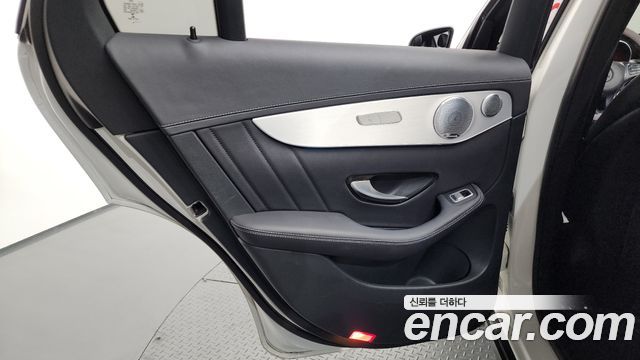 Mercedes-Benz GLC-Class 2018 — photo 15