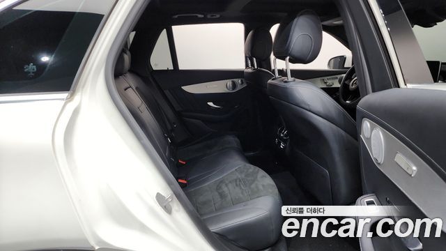 Mercedes-Benz GLC-Class 2018 — photo 16