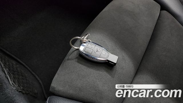 Mercedes-Benz GLC-Class 2018 — photo 28