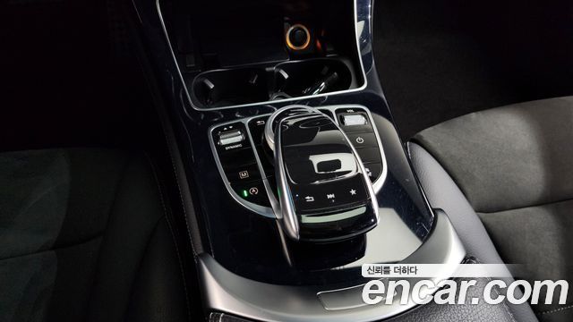 Mercedes-Benz GLC-Class 2018 — photo 35