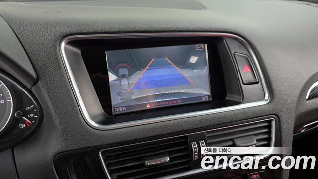 Audi SQ5 2015 — photo 15