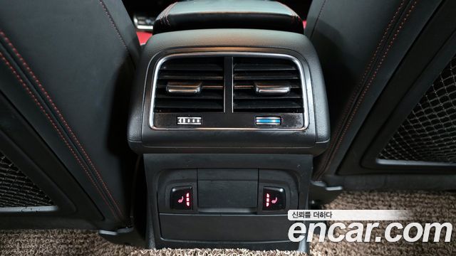 Audi SQ5 2015 — photo 19