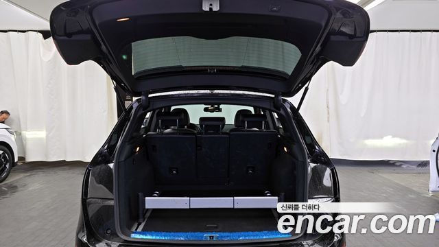 Audi SQ5 2015 — photo 20