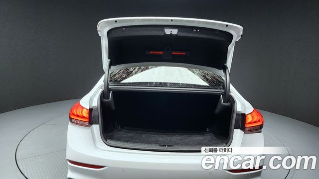 Genesis G80 2019 — photo 26