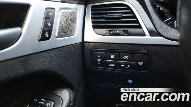 Genesis G80 2019 — photo 29