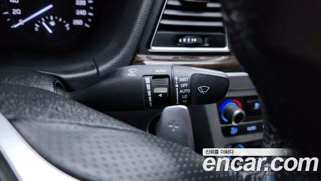 Genesis G80 2019 — photo 30
