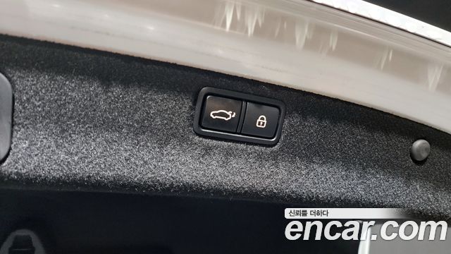 Genesis G80 2019 — photo 32