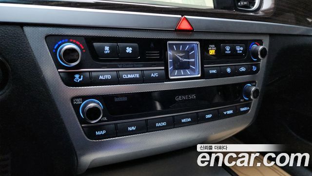 Genesis G80 2019 — photo 33