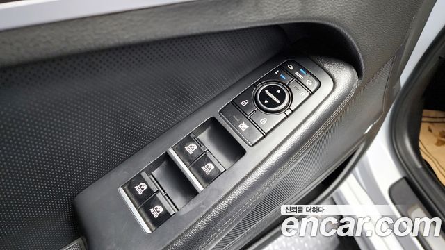 Genesis G80 2019 — photo 35