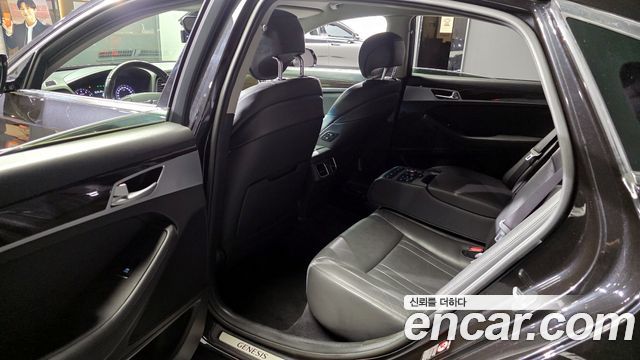 Genesis G80 2018 — photo 11