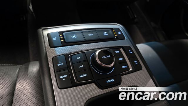 Genesis G80 2018 — photo 19