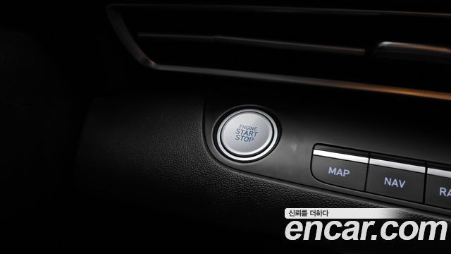 Hyundai AVANTE 2021 — photo 17