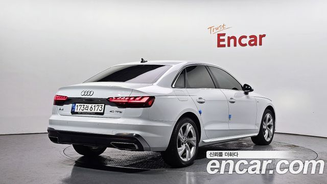 Audi A4 2021 — photo 2