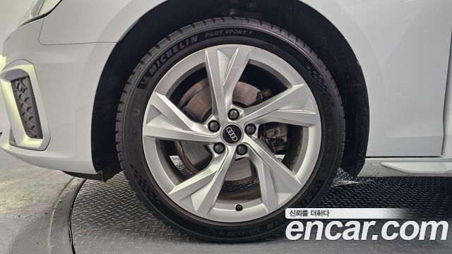 Audi A4 2021 — photo 5