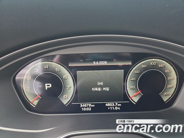 Audi A4 2021 — photo 8