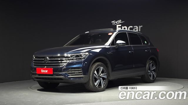 Volkswagen Touareg 2023 — photo 1