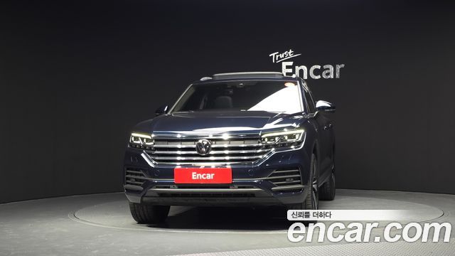Volkswagen Touareg 2023 — photo 3