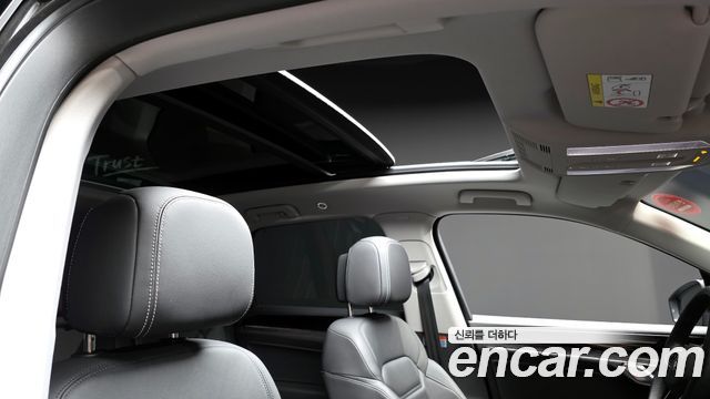 Volkswagen Touareg 2023 — photo 26