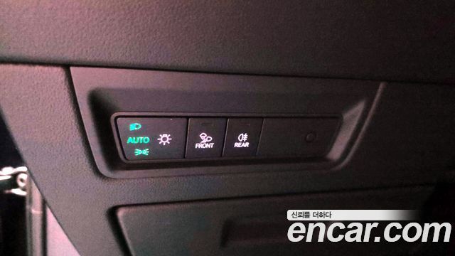 Volkswagen Touareg 2023 — photo 30