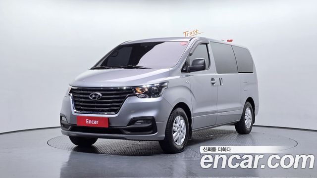 Hyundai Starex 2021 — photo 1