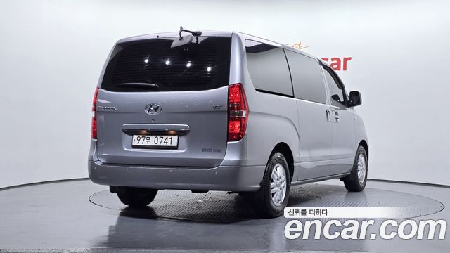 Hyundai Starex 2021 — photo 2