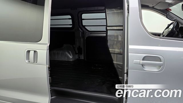 Hyundai Starex 2021 — photo 18