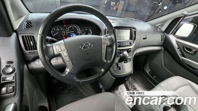 Hyundai Starex 2021 — photo 19