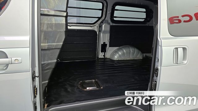 Hyundai Starex 2021 — photo 16
