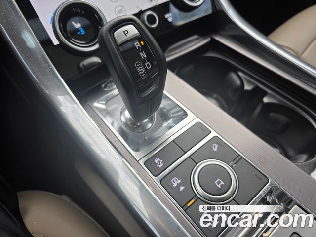 Land Rover Range Rover Sport 2019 — photo 12