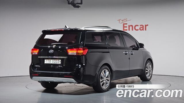 Kia Canival 2017 — photo 2
