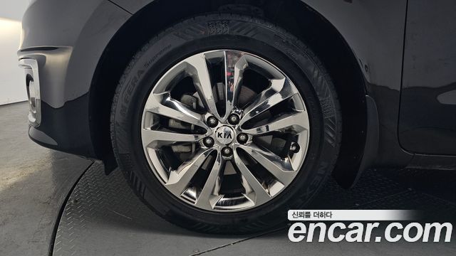 Kia Canival 2017 — photo 5